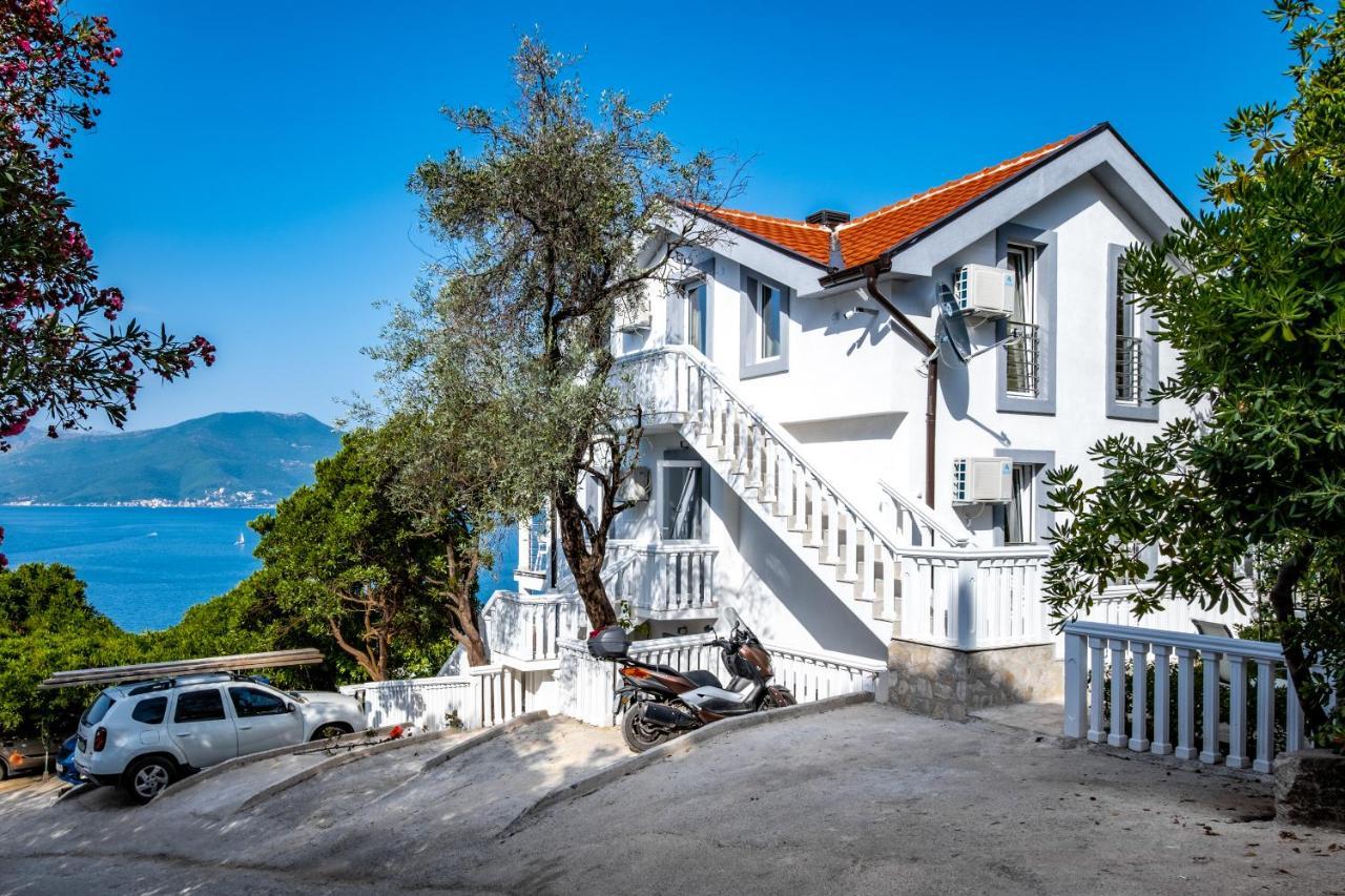 Boka 2 Apartman Krasići Kültér fotó